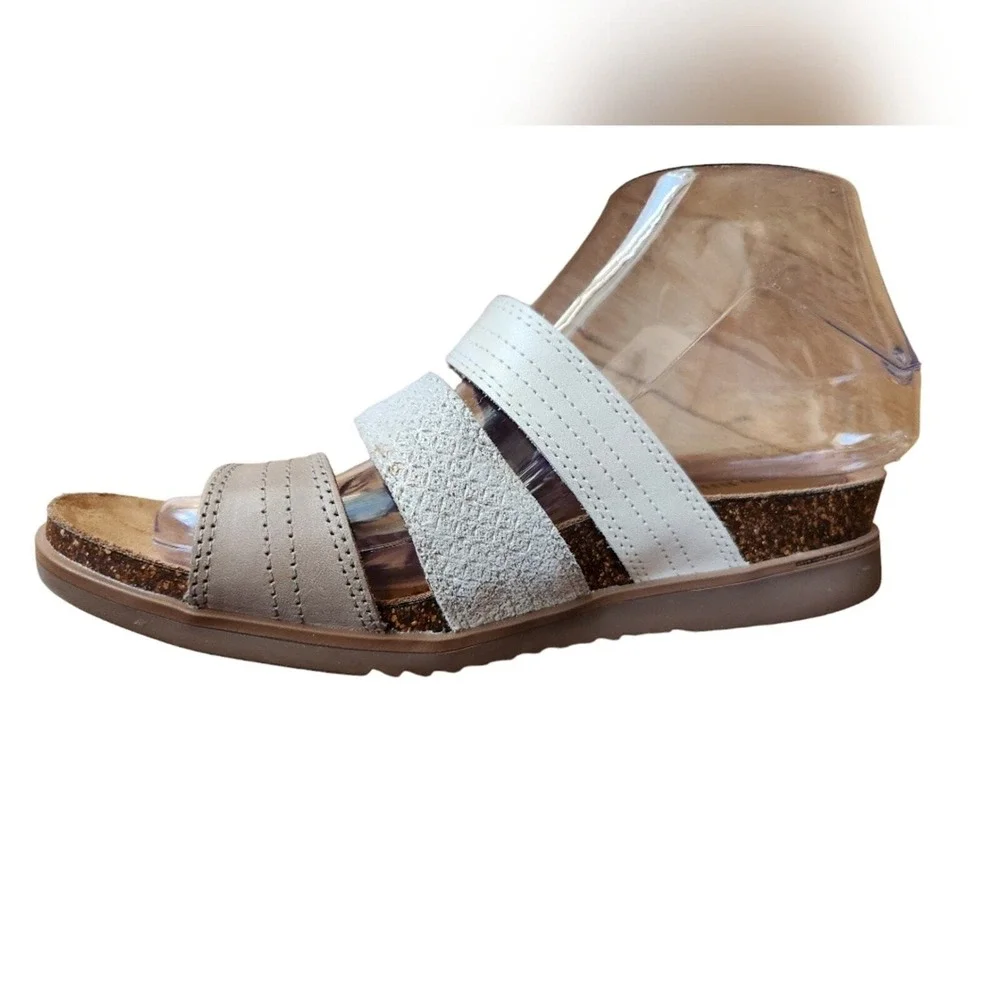 Cobb Hill Women's Sandals Adjustable Strap Comfort‎ Cork Footbed